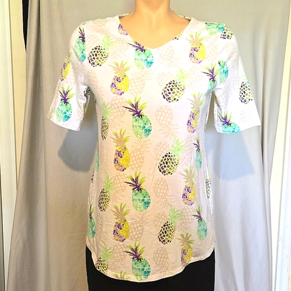 Chico's pineapple print cotton tee shirt